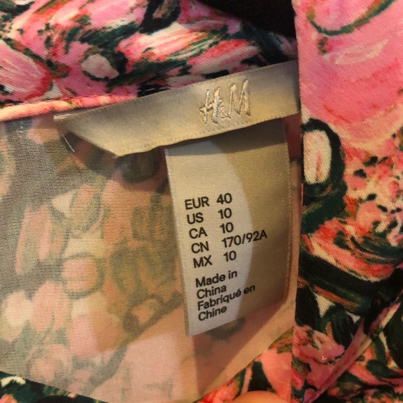 Floral H&M open back blouse - Picture 2 of 4